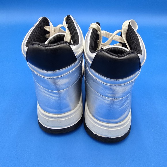 True Religion Silver High‎ Top Sneakers Mens 9.5 - Picture 4 of 8